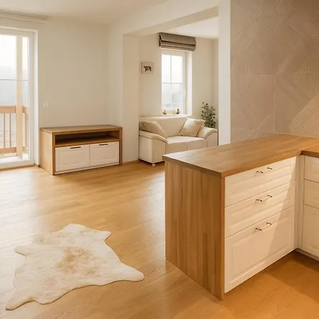 דירה Bright With Balcony And View Of Medvedin *